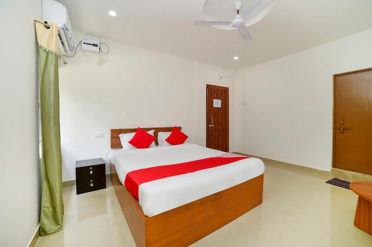 Oyo 40893 Hotel Lotus Guwahati Exterior foto
